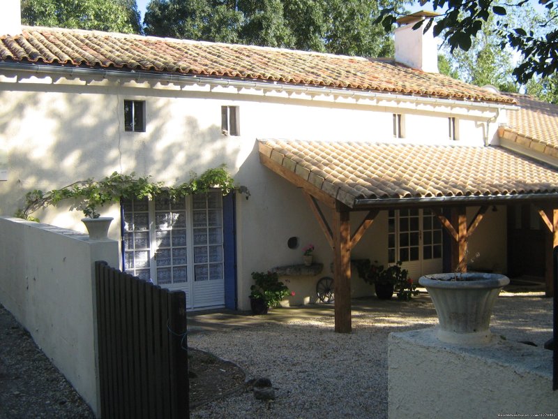 Front of house | Warm irish welcime in rural France | Poitiers, France | Bed & Breakfasts | Image #1/16 | 