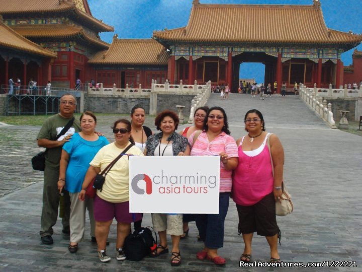 Small group in the Forbidden City | China Discovery Tour | Image #2/6 | 