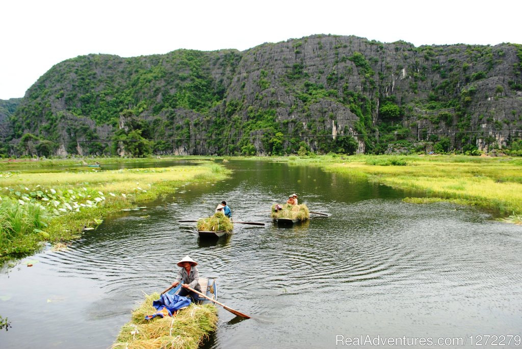 Hoa Lu- Tam Coc of Ninh Binh Vietnam | Vietnam Timeless Charm 10 days | Image #15/23 | 