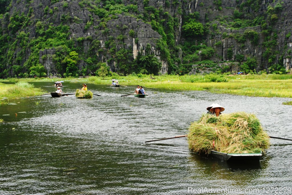 Hoa Lu- Tam Coc of Ninh Binh Vietnam | Vietnam Timeless Charm 10 days | Image #20/23 | 