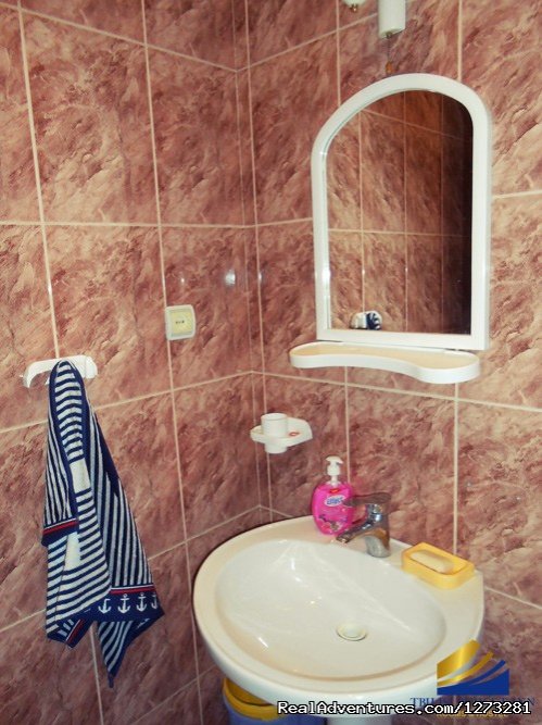 Bathroom | Tbilisi Budget Inn | Image #7/13 | 