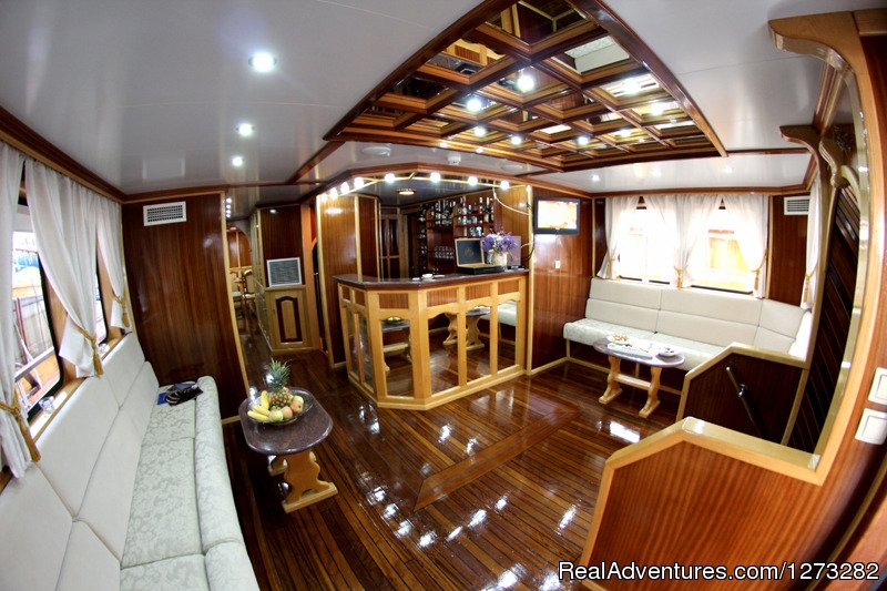 Lounge | Luxury Yacht Charter In Croatia | Image #6/9 | 