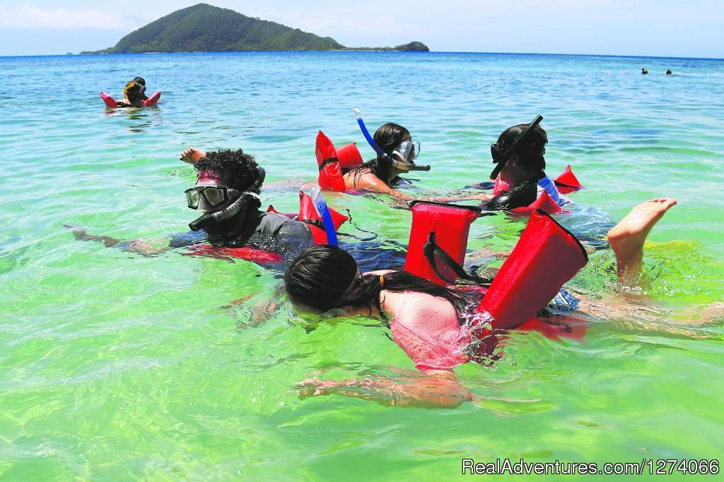 Snorkeling in Cayos Cochinos | Spanish Language School And Volunteer In Honduras | Image #20/26 | 