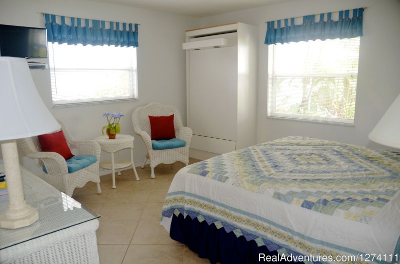 Ex large 1/1 and 2/2 bedroom has king bed and twin murphy | Sunny Place - A short walk to the beach | Image #19/26 | 