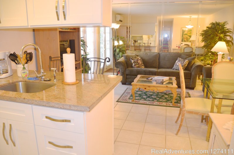 Standard size one-bedroom apartment | Sunny Place - A short walk to the beach | Image #5/26 | 