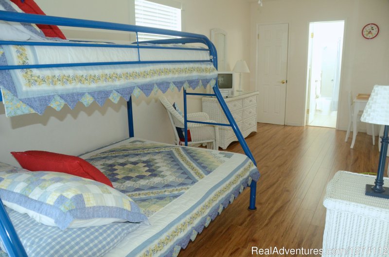 Bunk beds in second bedroom of 2/2 | Pineapple Place - South Florida great getaway | Image #15/26 | 