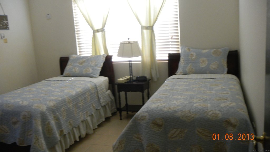 2nd Bedroom | Luxury vacation rentals at Briarwood | Image #4/10 | 