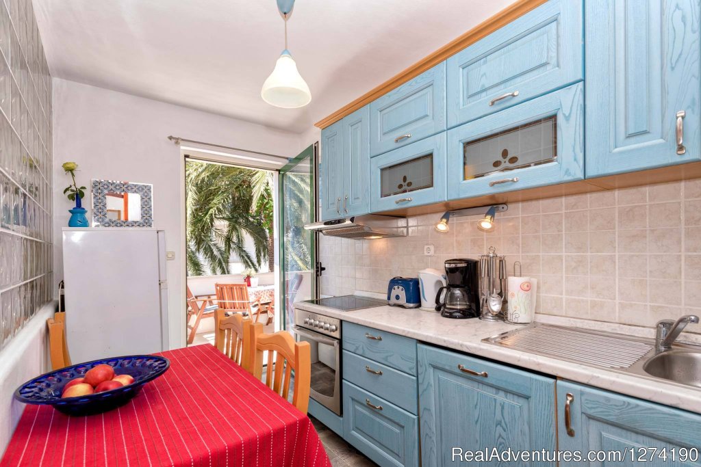 Suzana apartment-kitchen and balcony | Seafront&beachfront exclusive Villa Domus Marini | Image #15/26 | 