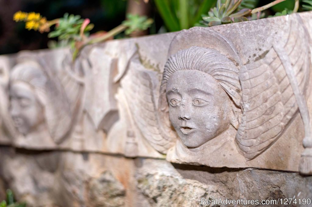 stone art deco in botanic garden | Seafront&beachfront exclusive Villa Domus Marini | Image #25/26 | 