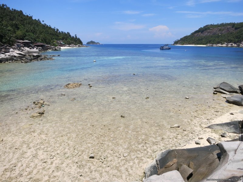 Clear Waters Of The Resort | Alantis Bay Resort, diving paradise in Malaysia | Image #13/14 | 