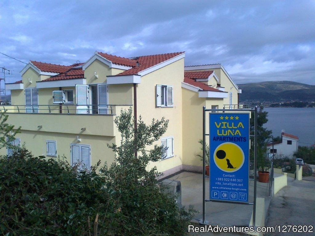 Villa Luna , Planikovica V/1,21223 Okrug Gornji,Croatien | Apartments Villa Luna Trogir Croatien | Image #3/6 | 