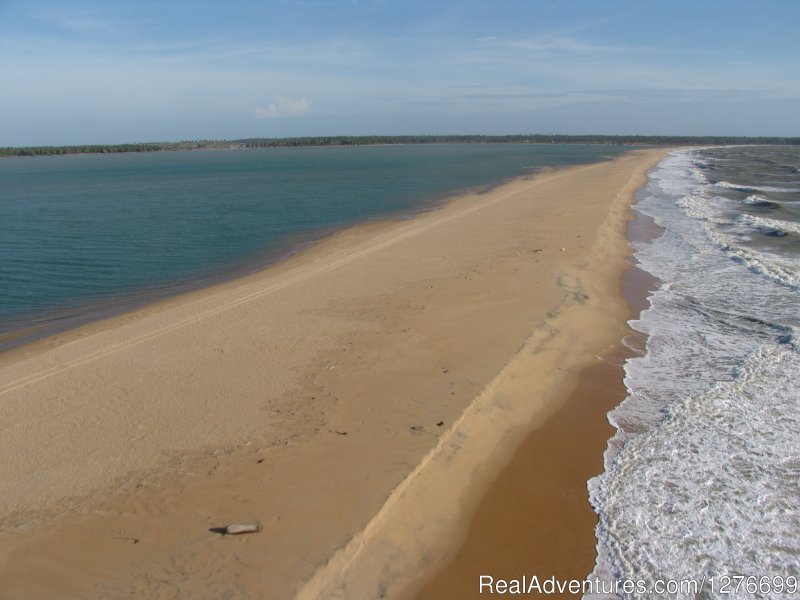 Sandbar 1 Kilometer wide and 6 kilometers long . | Hotel and Eco Resort with Beach chalets | Image #12/26 | 