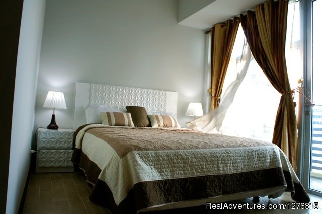 New Elegant 2 Bedroom Makati Condo | Image #5/26 | 