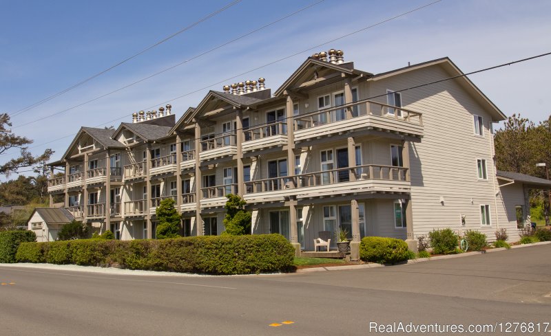 The Wayside Inn Exterior | The Wayside Inn | Cannon Beach, Oregon  | Hotels & Resorts | Image #1/8 | 