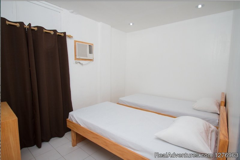Private Room | Lokal, a hostel in the heart of Makati | Image #2/4 | 