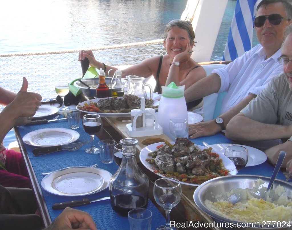 Lunch time | Authentic way to enjoy Greek islands like Odysseus | Image #4/14 | 