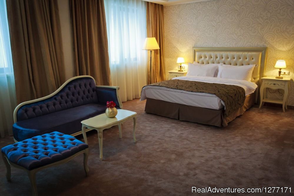 Deluxe room | Traditions and Comfort at Roman Boutique Hotel&Spa | Image #3/17 | 