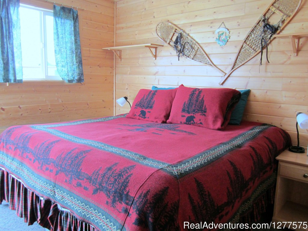 Cozy Guest Cabins With Bathroom And Shower | Enjoy True Wilderness at Wildman Lake Lodge | Image #10/13 | 