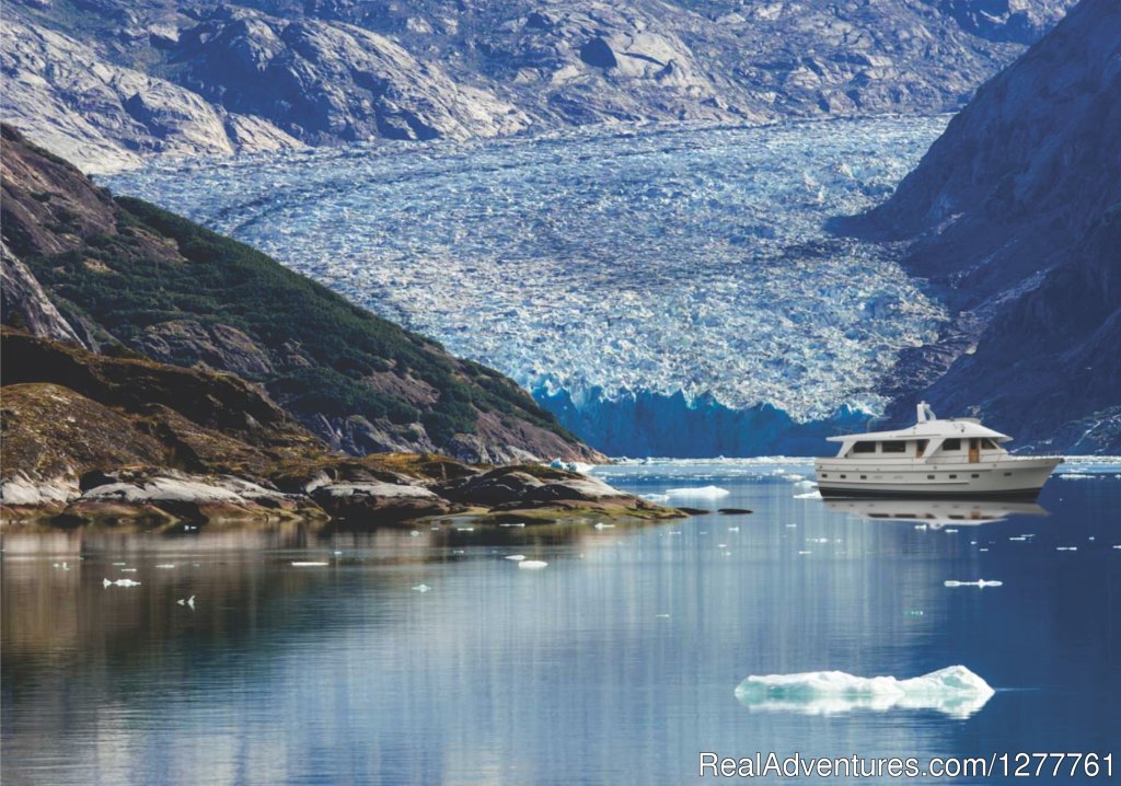 The Northern Dream in the ice. | S.E. Alaska up and close on the 'Northern Dream' | Image #6/12 | 