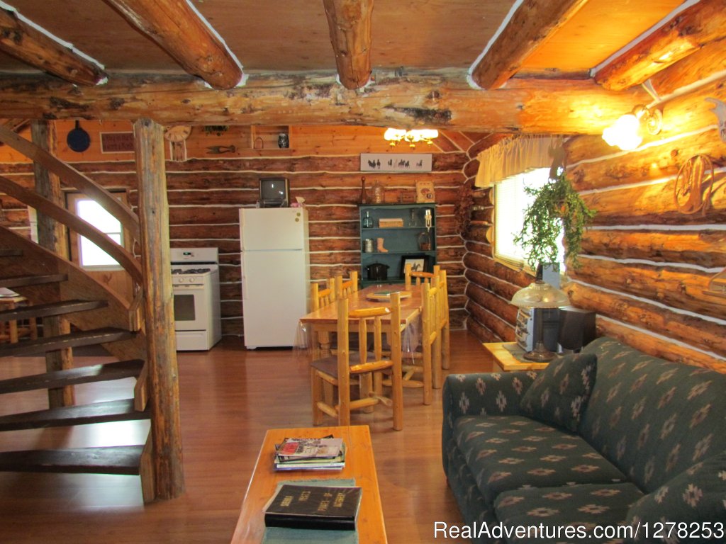 Accommodations | Sierra West Cabin & Ranch Vacations | Image #3/4 | 