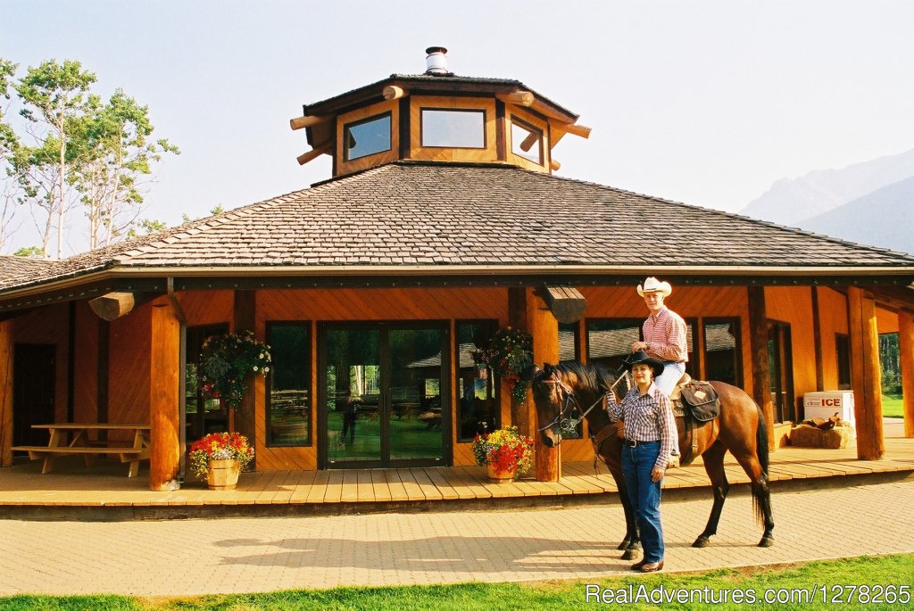 Kiska Lodge | Boundary Ranch Home of the 'Guy on a Buffalo' | Image #9/10 | 