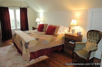 The Maple Room | Janssen Park Place Bed & Breakfast | Image #6/6 | 