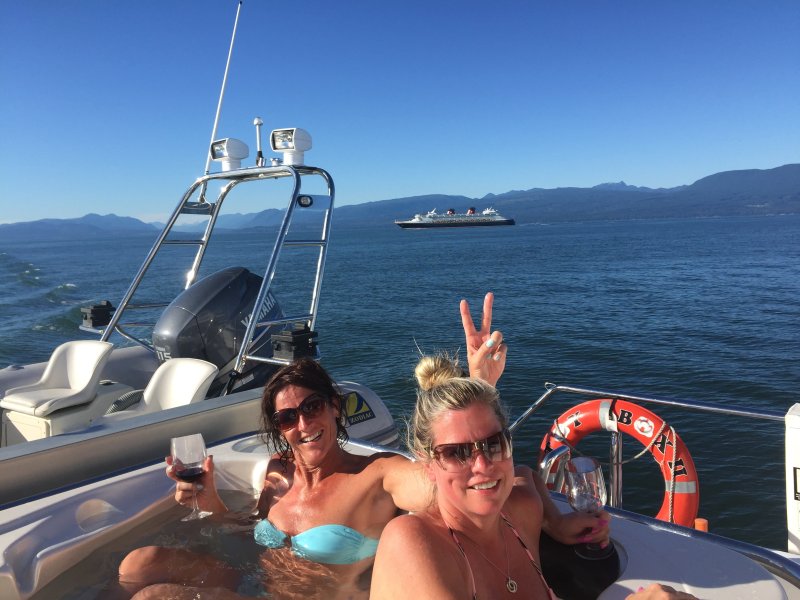 Enjoy Our On-board Jacuzzi Hot Tub | Vancouver Luxury Yacht Charters | Image #12/14 | 
