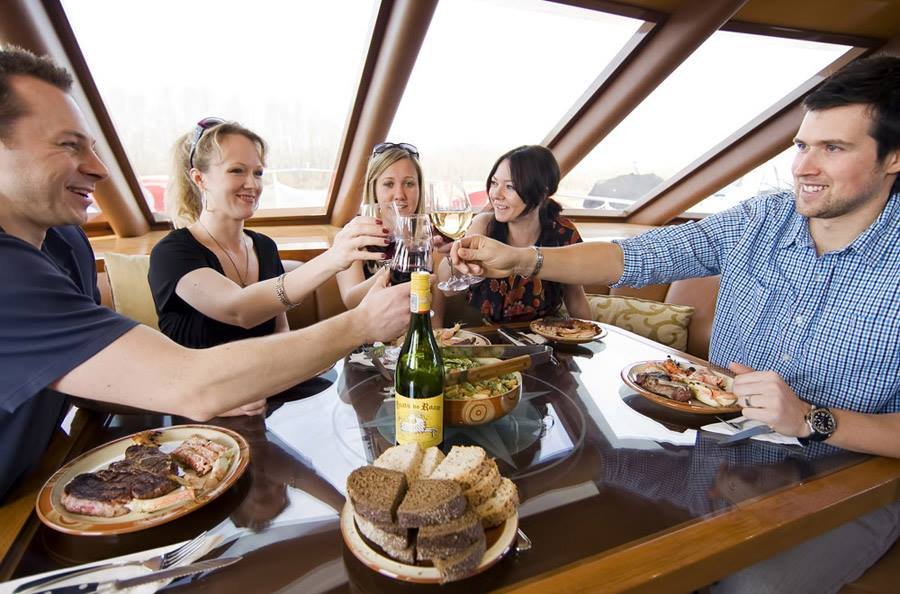 Enjoy Delicious Dinners With A Beautiful View | Vancouver Luxury Yacht Charters | Image #7/14 | 