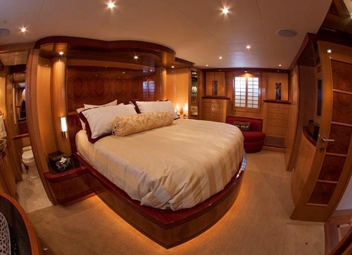 King Stateroom | Vancouver Luxury Yacht Charters | Image #10/14 | 