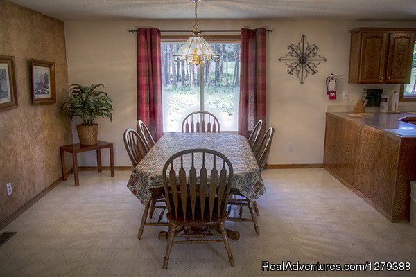 Cabin 24 dining | Valhalla Resort | Image #17/23 | 