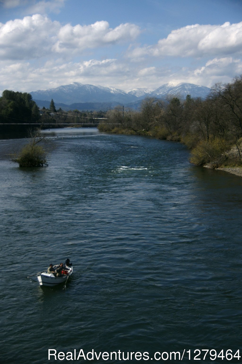 Lower Sacramento Fly Fishing Guides | Off the Hook Fly Fishing | Image #2/9 | 