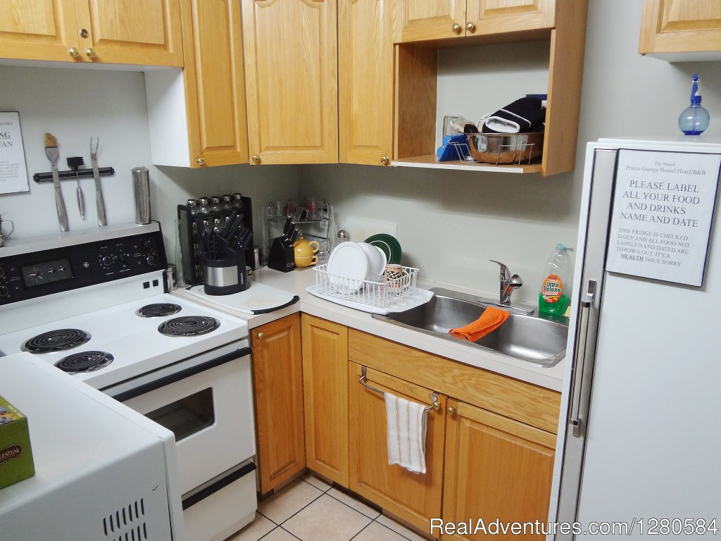 Kitchen | The Manor- Prince George Hostel | Prince George, British Columbia  | Youth Hostels | Image #1/10 | 