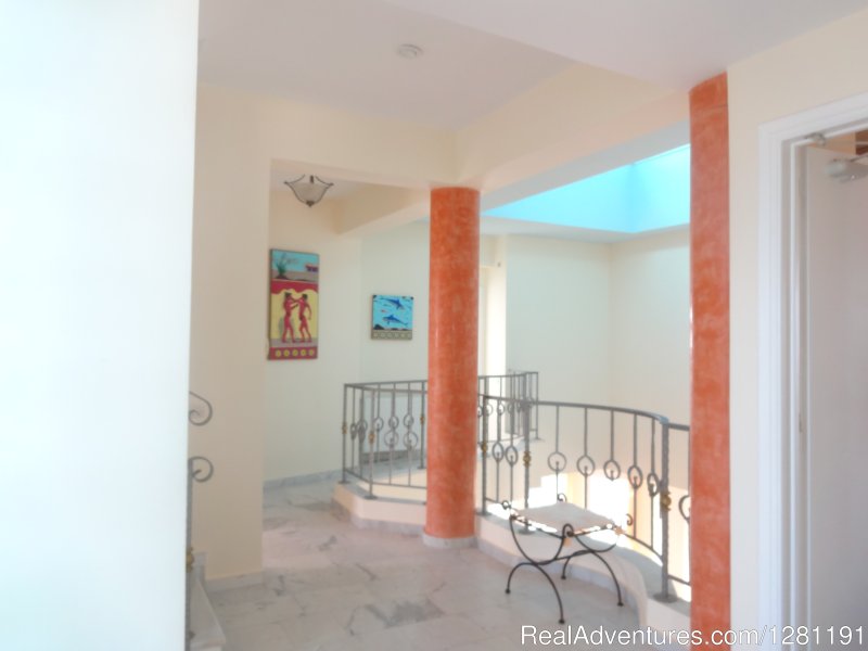 Upstairs corridor | Romantic, luxurious gateway at Stargazer Villa | Image #21/26 | 