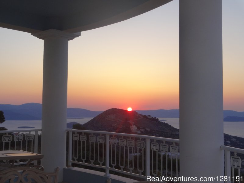 Sunrise | Romantic, luxurious gateway at Stargazer Villa | Image #4/26 | 