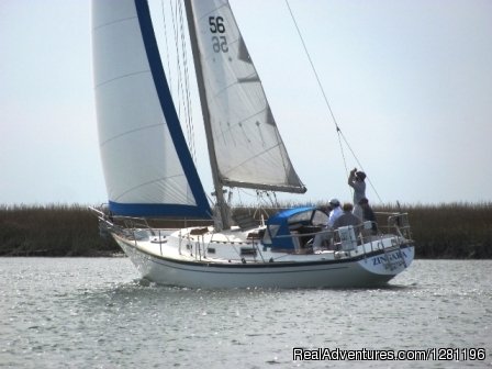 Zingara sailing near Bull River Marina