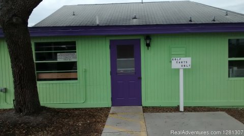 Lundry Room & Library | Image #11/17 | Lake Glenada 'The Friendliest RV Park In Florida'