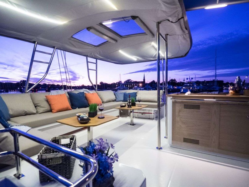 Blue Pepper | Luxury Yacht Charters In South Florida And Beyond | Image #10/50 | 