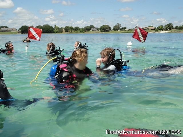 Instructor Tina O'Connell and Kids | Scuba Lessons Inc | Image #2/8 | 