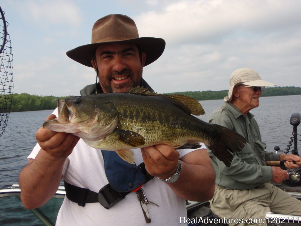 5 lb St. Croix Largemouth | Small groups, Big catches with Wild Dog Good Guyde | Image #8/8 | 