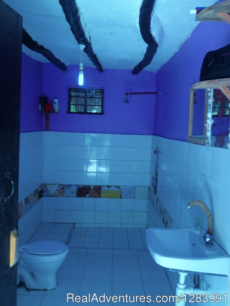 Toilet and shower | Relax in peaceful Kae Zanland | Image #7/10 | 