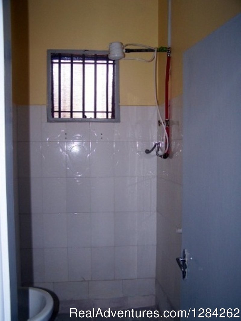 Shower | Nyota Bed And Breakfast | Image #6/12 | 