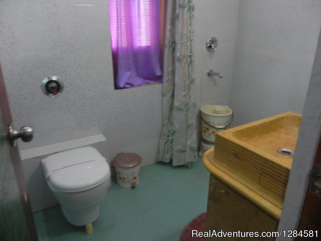 Bathroom | Hotel Rana Villa | Image #10/15 | 