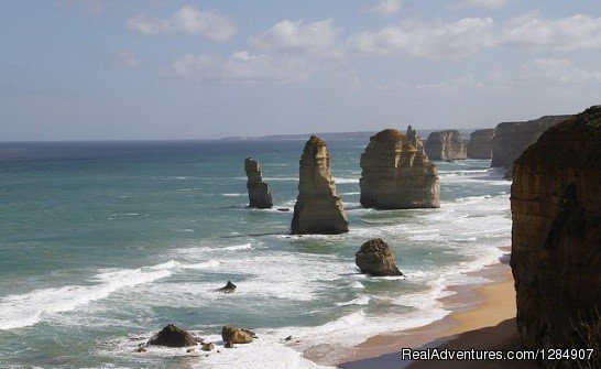 12 Apostles on the Great Ocean Road | Escorted Tours of Australia with Distant Journeys | Image #8/18 | 