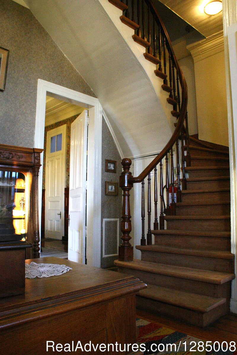 Stair to 2nd floor | Romantic German atmosphere Hotel in Vina del Mar | Image #13/15 | 