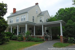 The Grey Swan Inn Bed and Breakfast | Blackstone, Virginia Bed & Breakfasts | Durham, North Carolina