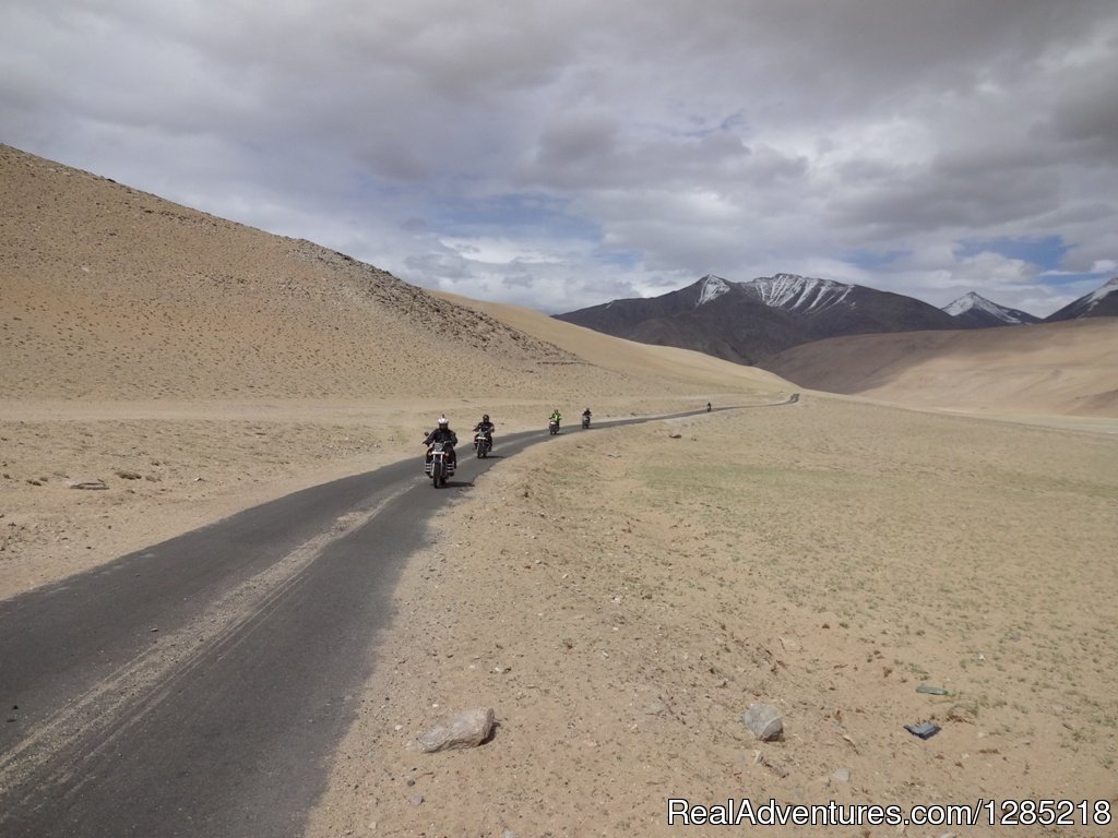Paved road to Himalayas/India | Motorcycle Tours India -Royal Bike Riders | Image #9/25 | 