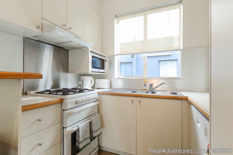Brunswick serviced apartment well equipped kitchen | Brunswick Parkville 2 bedroom near trams & shops | Image #7/7 | 