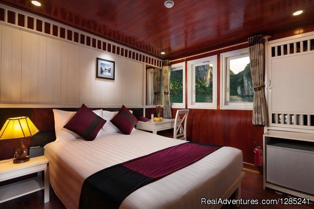 Deluxe ocean view double cabin | Halong Paloma Cruise | Image #7/20 | 