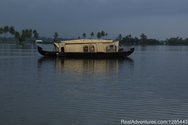 Alleppey Backwaters | Kerala Honeymoon Tour Packages | Image #3/7 | 