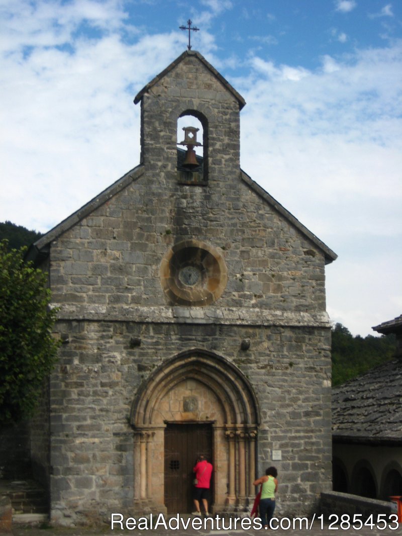 Walk the Camino Frances: St-Jean to Pamplona | Image #2/4 | 